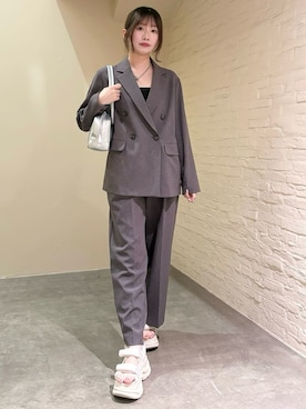 「emmi（エミ）のカップ付きインナーブラトップ（キャミソール、ブラック系）」を使った、emmiさんの春コーディネート