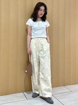 「adidas Originals（アディダスオリジナルス）の【adidas Originals for emmi】GAZELLE LO PRO W（スニーカー、グレー系）」を使った、emmiさんの春コーディネート