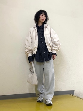 「New Balance」｜「アイテム（ジャケット/アウター）」を使った、emmiさん（メンズ・155cm）の秋コーディネート