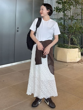 「NIKE（ナイキ）の【NIKE meets emmi】W MOON SHOE OG（スニーカー、グレー系）」を使った、emmiさんの夏コーディネート