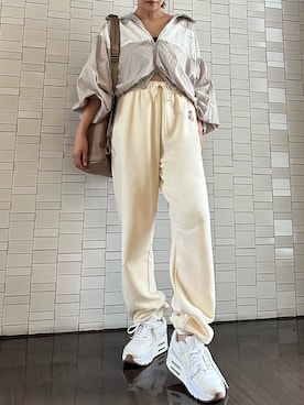 「アイテム（ブルゾン、グレー系）」を使った、emmiさん（レディース・157cm）の秋コーディネート