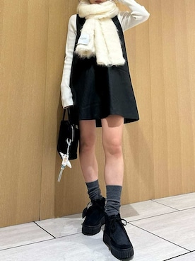 「emmi（エミ）のeco ナイロンスクエアバッグ（ハンドバッグ）」を使った、emmiさん（レディース・157cm）の秋コーディネート