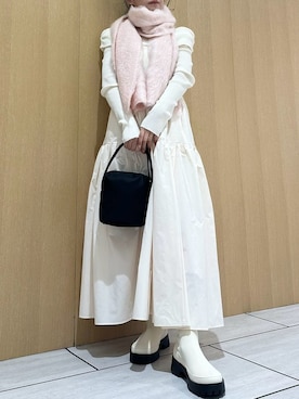 「emmi（エミ）のeco ナイロンスクエアバッグ（ハンドバッグ）」を使った、emmiさん（レディース・157cm）の秋コーディネート