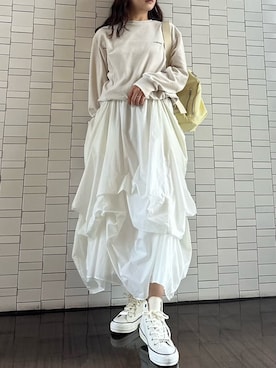 「アイテム（ショルダーバッグ、イエロー系）」を使った、emmiさん（レディース・157cm）の秋コーディネート