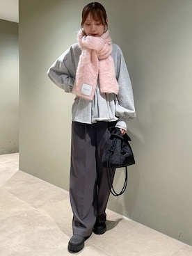 「アイテム（ストール/ショール）」を使った、emmiさん（レディース・165cm）の秋コーディネート