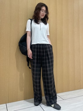 「NIKE（ナイキ）の【NIKE meets emmi】W MOON SHOE OG（スニーカー、グレー系）」を使った、emmiさんの夏コーディネート
