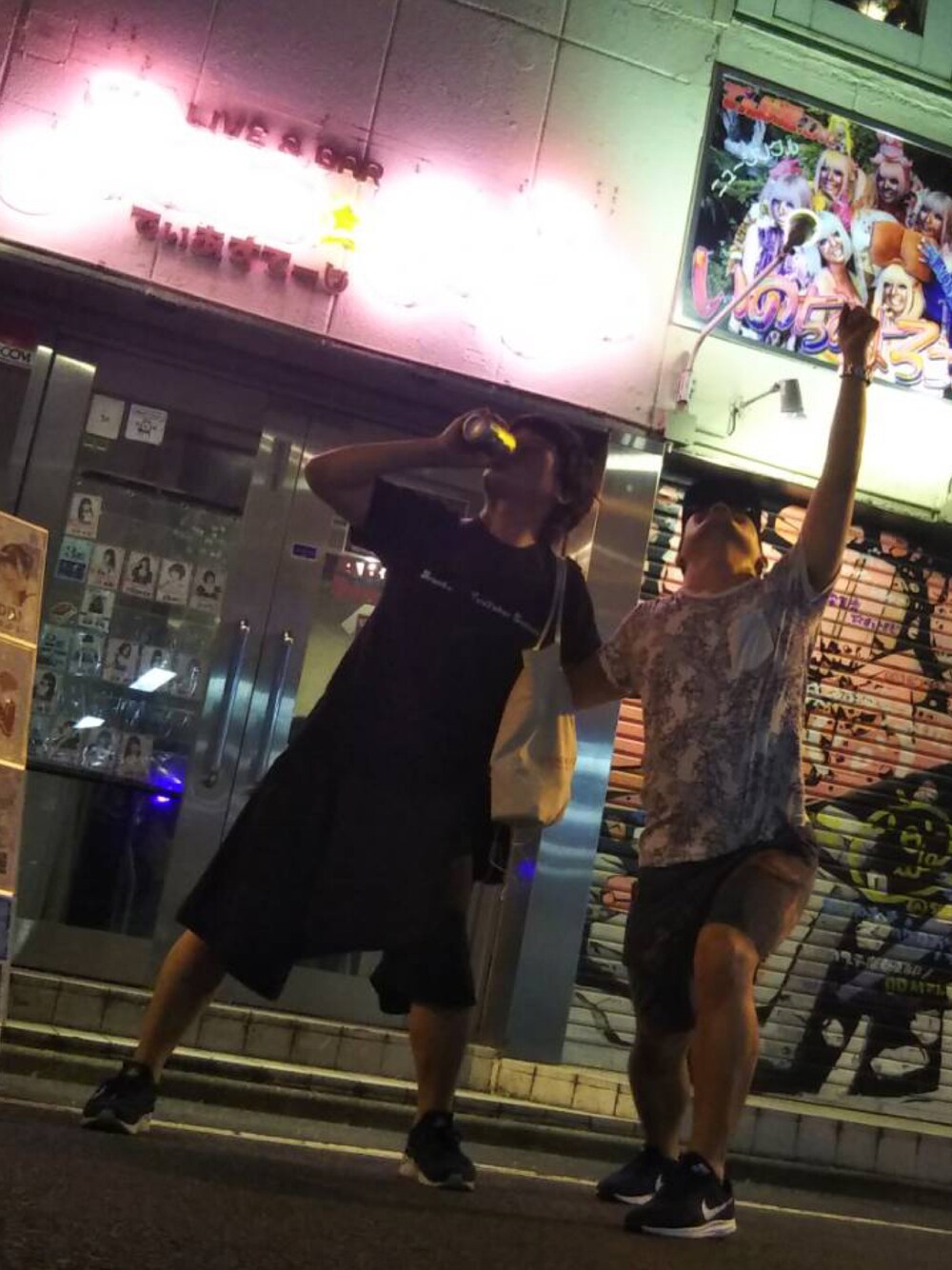 「COMME des GARCONS HOMME PLUSのアイテム（その他パンツ、ブラック系）」を使った、シマダマコトさん（メンズ・172cm）の春コーディネートの1枚目の写真