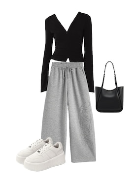「CHARLES & KEITH（チャールズ & キース）のLyla ミニライラ チューブラートートバッグ（トートバッグ、ブラック系）」を使った、nnoneさん（レディース・162cm）の秋コーディネート