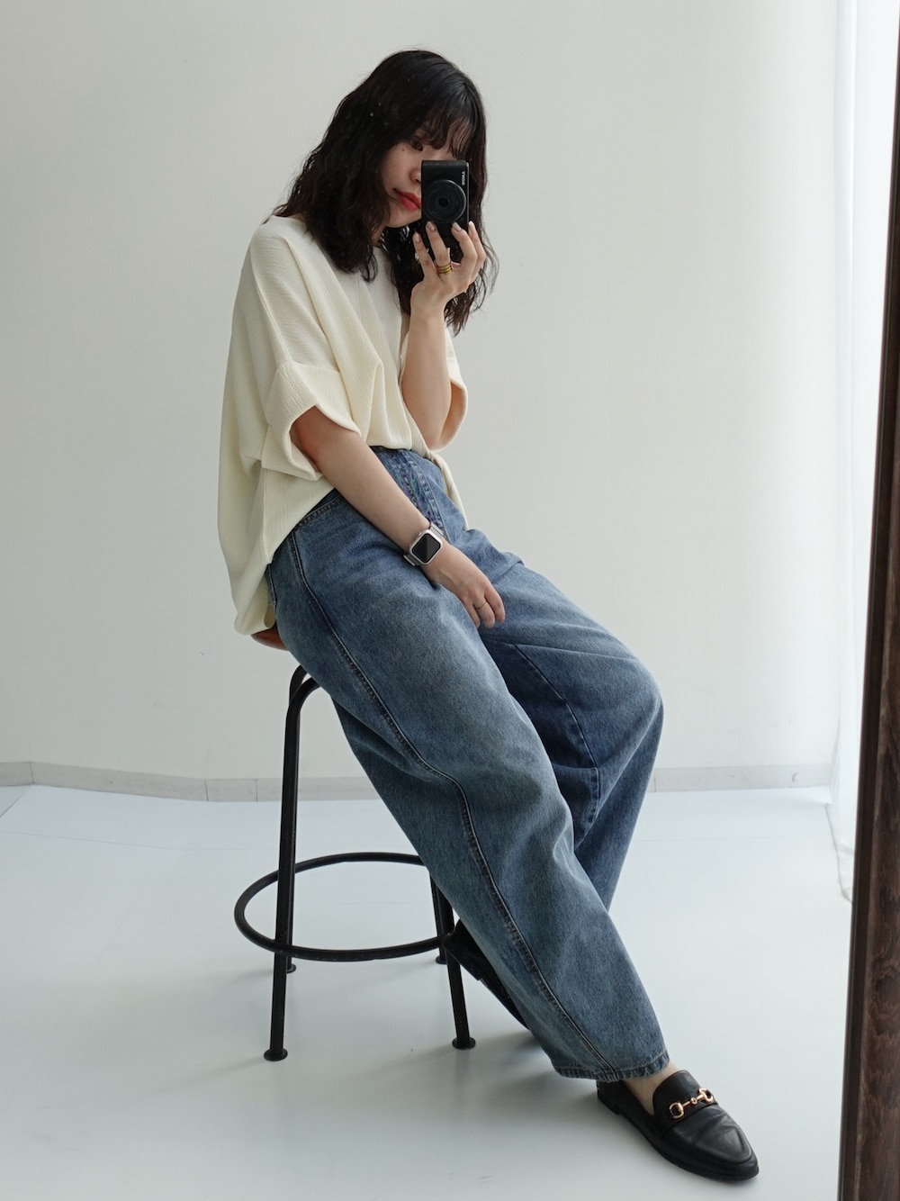 「デニム、白Tシャツ、シンプルコーデ、きれいめカジュアル、夏コーデ、プチプラ、25秋イベントコーデ_レディース、レディースファッション、スタッフ、レギュラー、Be praised、カジュアル、150cm台コーデ、20代、骨格ナチュラル」｜「nissenの楊柳カットソージャガードゆるシルエット5分袖ドルマンプルオーバー（Tシャツ/カットソー、ホワイト系）」を使った、ちささん（骨格ナチュラル・レディース・158cm）の夏コーディネートの1枚目の写真
