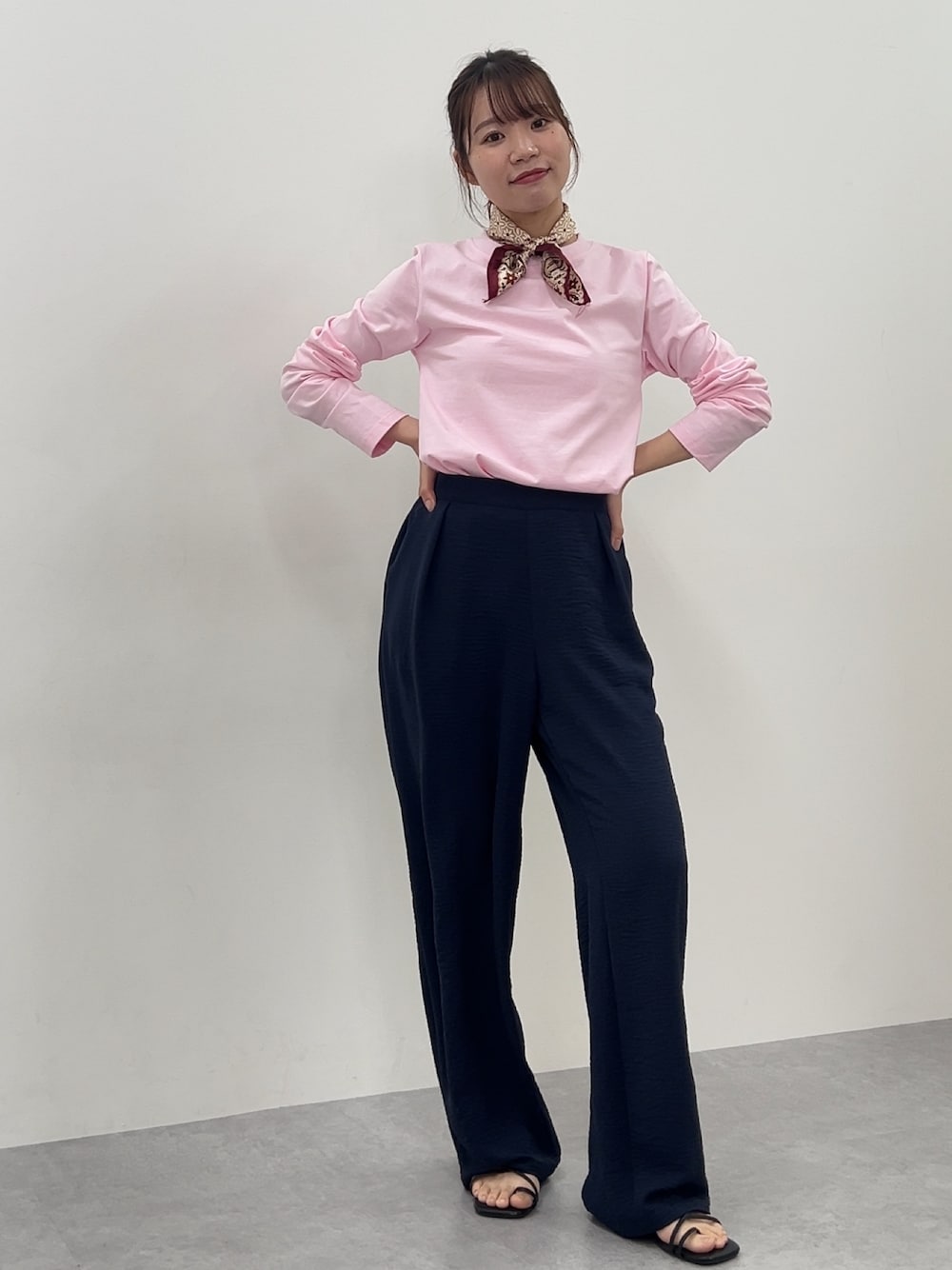 「春コーデ、25初夏イベントコーデ_レディース、骨格ナチュラル、20代、150cm台コーデ、カジュアル、きれいめカジュアル、Be praised、レギュラー、スタッフ、レディースファッション、カラーコーデ、着回しコーデ、ootd、TTOL」｜「TTOLのカラーロンT（Tシャツ/カットソー、ピンク系）」を使った、ちささん（レディース・158cm）の春コーディネートの1枚目の写真