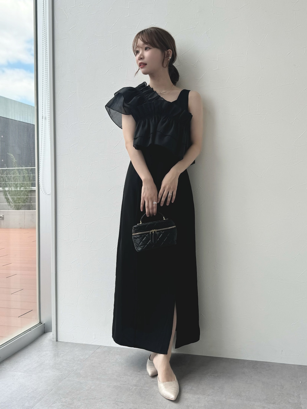 「ブラック、ドレス、ワンピース、オケージョンドレス、オケージョン、Callarus、アシメトップス、ブラックコーデ、結婚式、結婚式二次会スタイル、レディースファッション、スタッフ、レギュラー、モード、オフショル」｜「Callarusの〔Callarus〕【結婚式・お呼ばれ・パーティー・オケージョンドレス】オーガンジー３WAYデザインロング丈ワンピースドレス（ドレス、ブラック系）」を使った、ちささん（レディース・158cm）の夏コーディネートの1枚目の写真