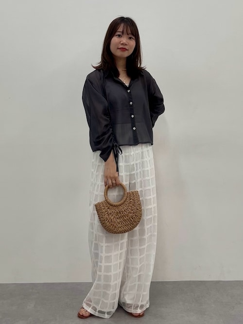 シアーシャツ×シアーチェックパンツの上級者コーデ