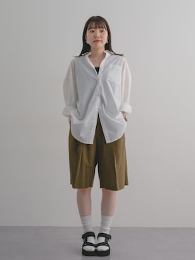 「nissen（ニッセン）のオーバーサイズブロードレギュラーシャツ（UVカット・イージーケア）＜大きいサイズ有＞（シャツ/ブラウス、ホワイト系）」を使った、ちささん（レディース・158cm）の春コーディネート