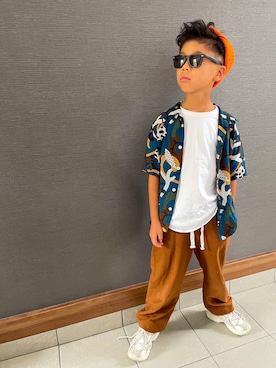 「アイテム（スウェットパンツ、ブラウン系）」を使った、わにさん（キッズ・125cm）の秋コーディネート