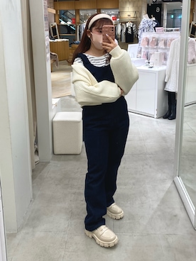 「one after another NICE CLAUP（ワンアフターアナザーナイスクラップ）のアイテム（サロペット/オーバーオール）」を使った、mirekaさん（レディース・146cm）の冬コーディネート