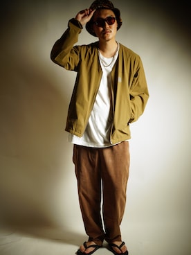 「OLIVER PEOPLES」｜「アイテム（アクセサリー）」を使った、リョーウェイウェイさん（メンズ・176cm）の秋コーディネート