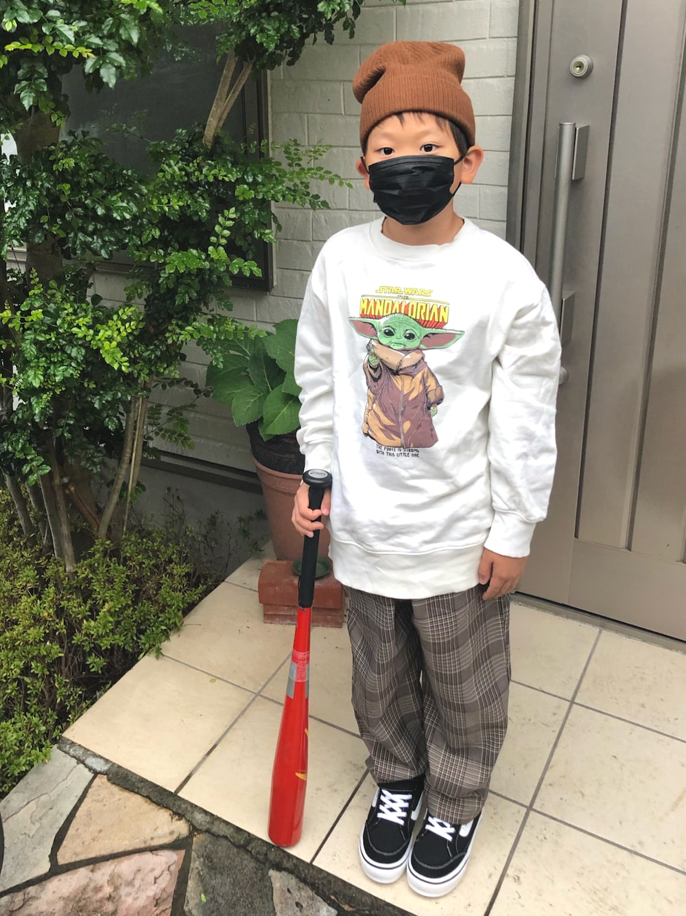 「WEGO、ブラウン、ZARA KIDS、シェフパンツ、devirock、ベビーヨーダ」｜「WEGOのWEGO/2WAYショートビーニー（ニットキャップ/ビーニー、ブラウン系）」を使った、y.s.m.yさん（キッズ・121cm）の秋コーディネートの1枚目の写真