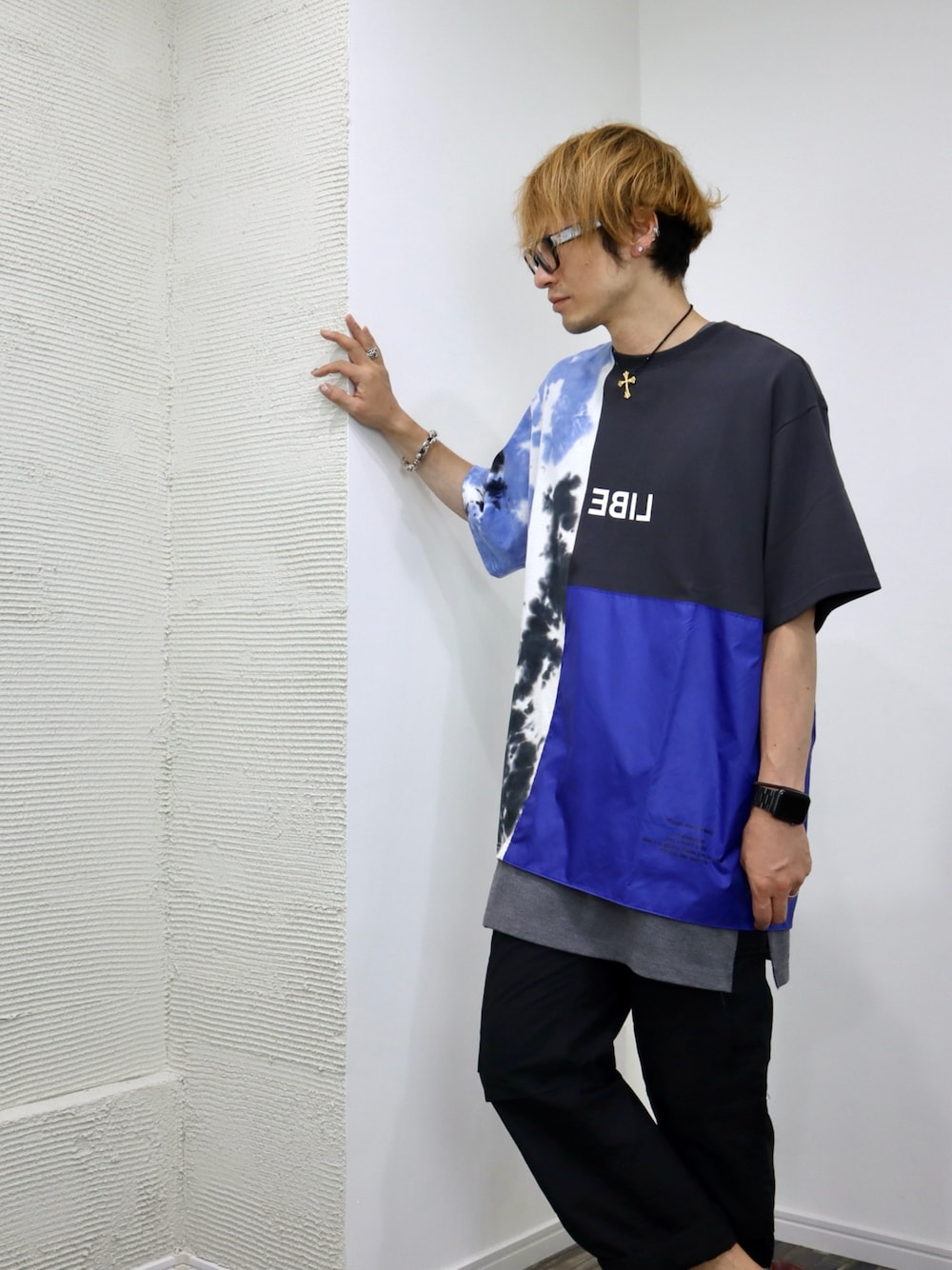 LIBERE Tシャツ タイダイ 切替デザイン　S 青　黒　オーバーサイズ LIBERE（リベーレ）の「LIBERE リベーレ / Half tie dye t shirts