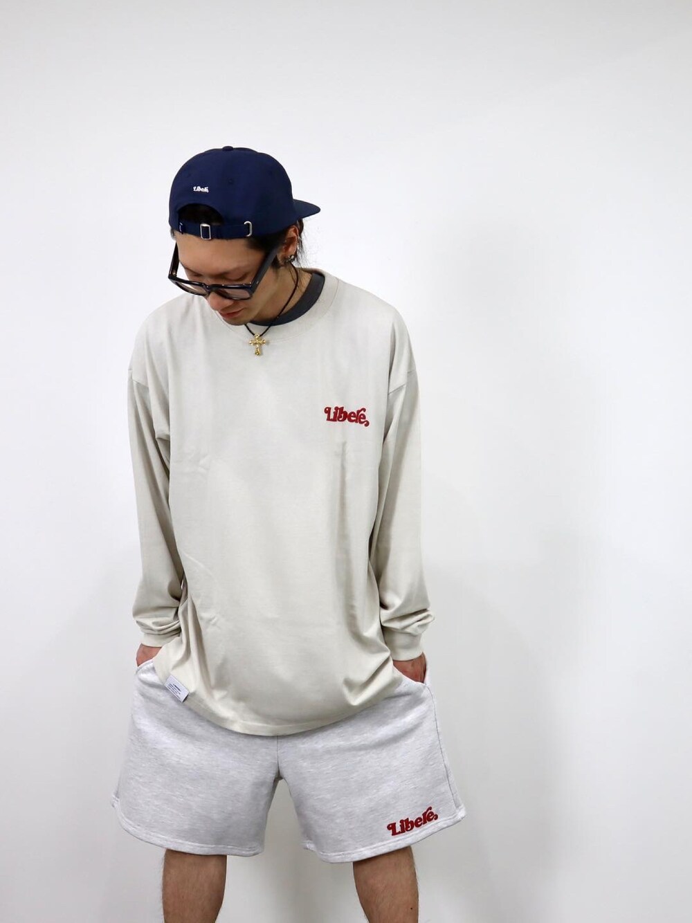 「LIBERE、リベーレ、セットアップ、セットアップスタイル、ショーツ、ショートパンツ、リラックススタイル、おしゃれさんと繋がりたい、いいね、save、フォローお願いします🤑、ラフコーデ」｜「LIBEREのLIBERE リベーレ / LF BASEBALL CAP ロゴベースボールキャップ / 221401-221402-221403（キャップ、ブルー系）」を使った、kazu (ARYUKU) さん（メンズ・168cm）の春コーディネートの1枚目の写真