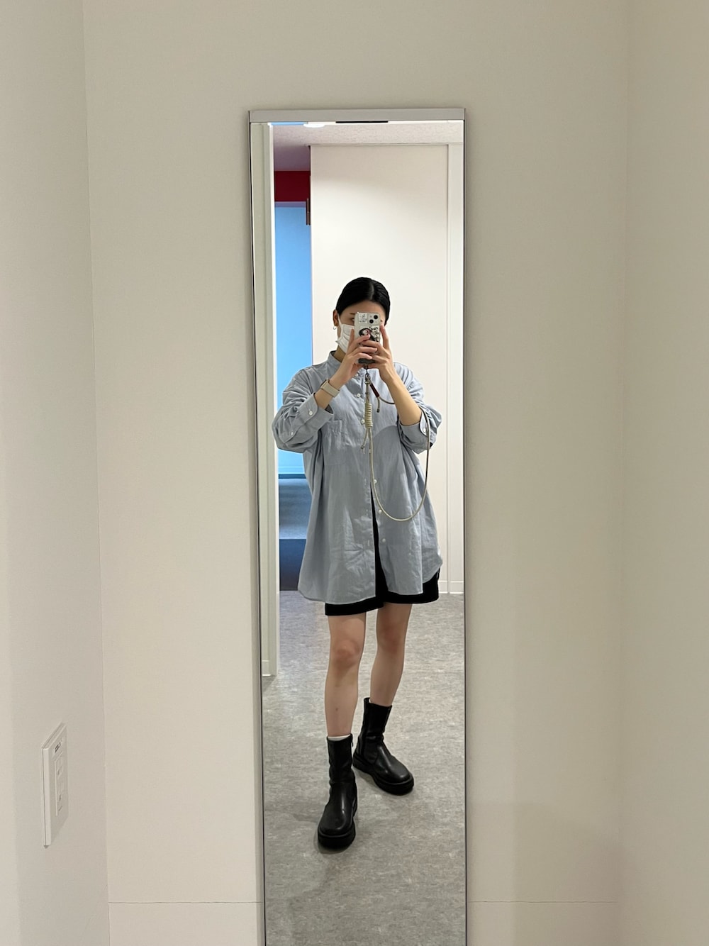 「シンプルコーデ、雨の日コーデ、ブーツ、ハーフパンツ」｜「GRLのタンクソールストレッチレザーミドルブーツ（ブーツ、ブラック系）」を使った、ayaneさん（レディース・155cm）の夏コーディネートの1枚目の写真