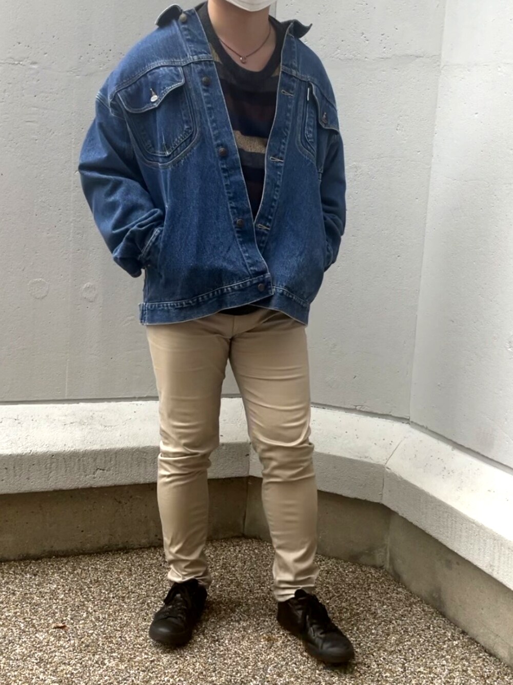 「古着MIX、古着、古着好きな人と繋がりたい、デニムジャケット、スキニーパンツ、ニット」｜「UNIQLOのアイテム（その他パンツ、ベージュ系）」を使った、ありんこさん（メンズ・173cm）の秋コーディネートの1枚目の写真