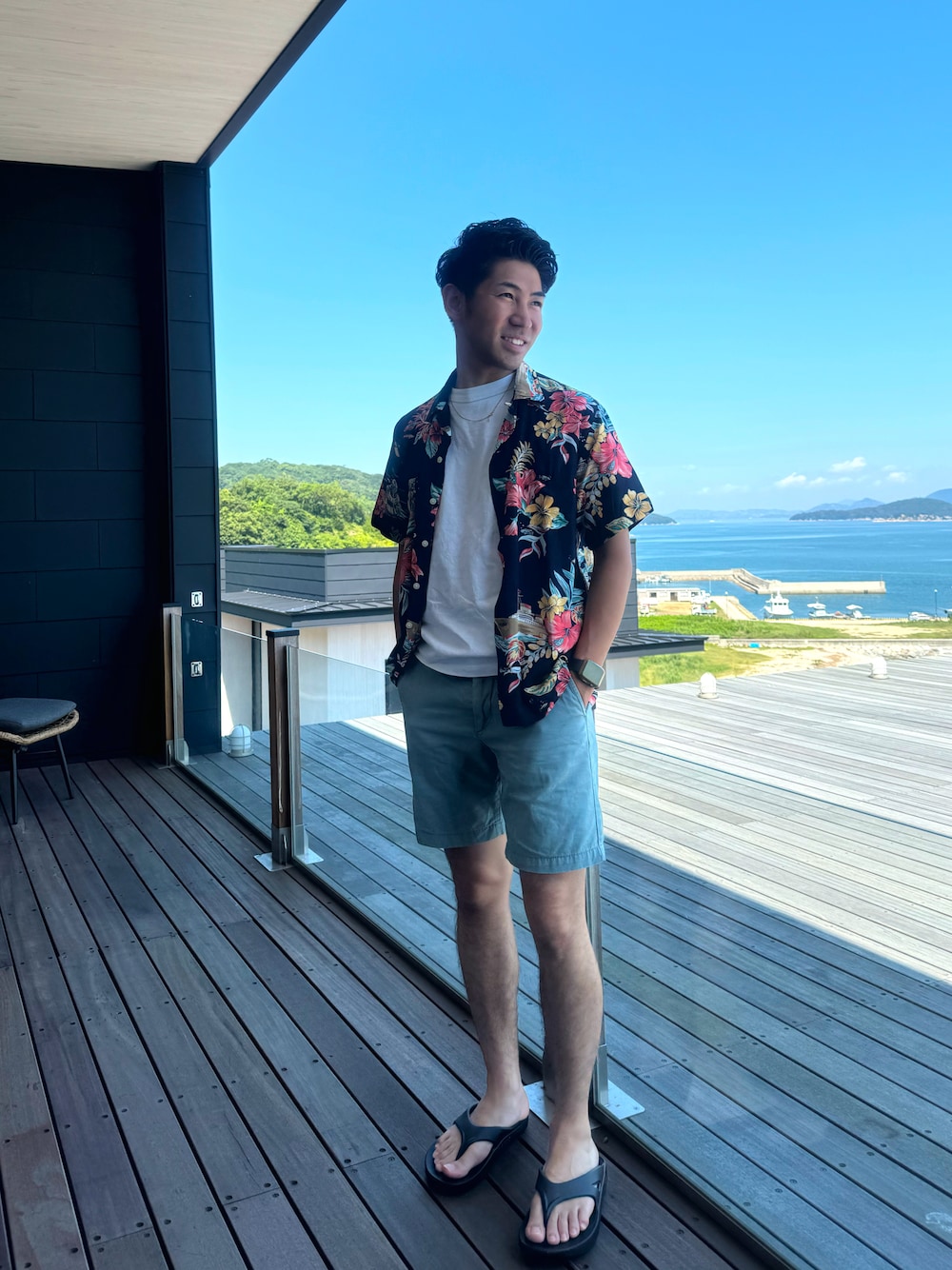 「夏服、きれいめカジュアル、アロハシャツ、おしゃれさんと繋がりたい、休日スタイル、プチプラ、ラルフローレン、ポロラルフローレン」｜「POLO RALPH LAURENのクラシック フィット トロピカル フローラル キャンプ シャツ（シャツ/ブラウス、その他）」を使った、Hiromuさん（メンズ・168cm）の夏コーディネートの1枚目の写真