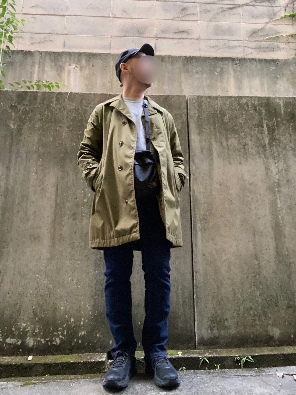 「オトナカジュアル、休日コーデ、秋服、ノーカラーコート、コート、秋冬コーデ、ノースフェイス、グラミチ」｜「Gramicciのアイテム（デニムパンツ、ブルー系）」を使った、ヒロさん（メンズ・169cm）の秋コーディネートの1枚目の写真