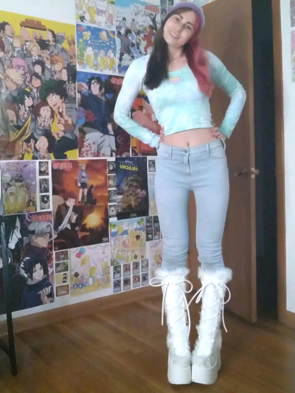 「jeans、skinny jeans、fur boots、girl、90's、platform shoes、long sleeve、tie dye、autumn、beanie」｜「OLD NAVYのアイテム（デニムパンツ、ブルー系）」を使った、OrochiMochiさん（レディース・163cm）の秋コーディネートの1枚目の写真