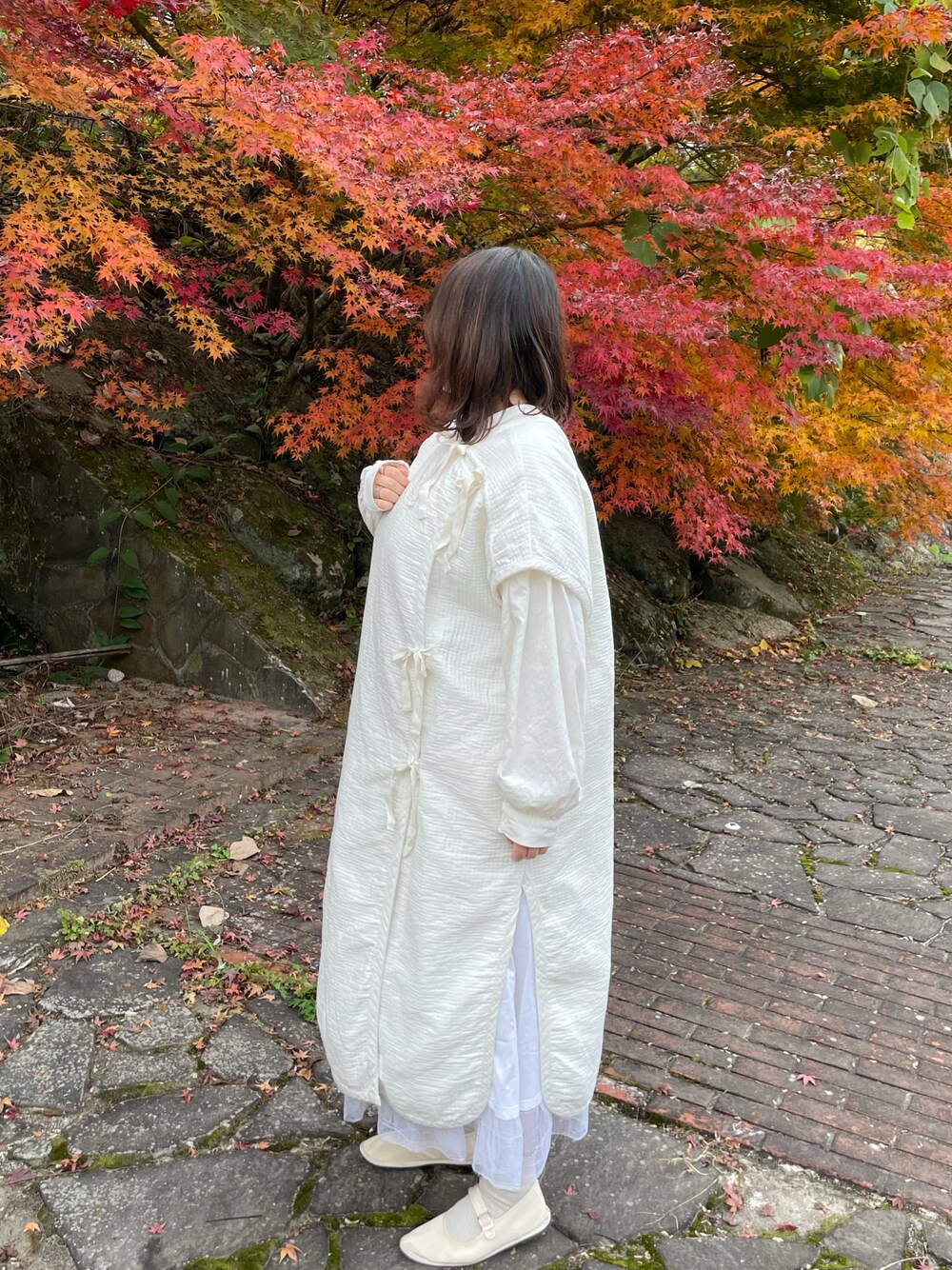 「秋のコーデ、靴下屋、オーバーサイズ、fashion、お出かけコーデ、ootd、nico and…、淡色コーデ、fashion blogger、メルカリ、spia、Littlesuzie、drogheria Crivellini、淡色女子、acka」｜「niko and...の2WAY袖ボリュームチュニック（シャツ/ブラウス、ホワイト系）」を使った、omusayaさん（レディース・157cm）の秋コーディネートの1枚目の写真