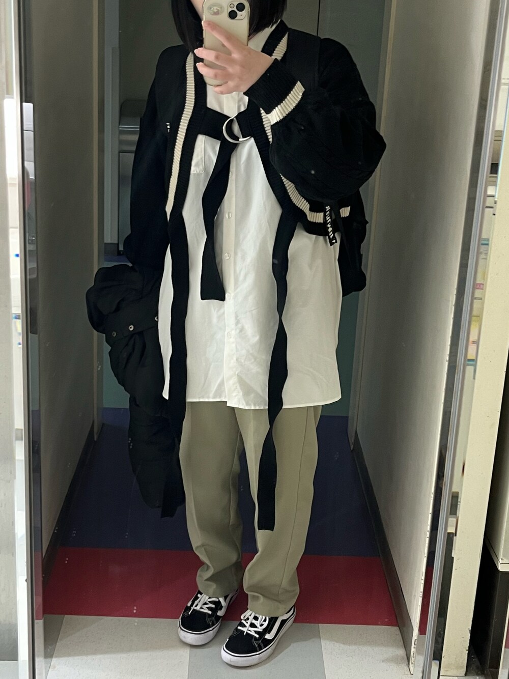 「オトナカジュアル、休日コーデ、お洒落さんとつながりたい、おでかけコーデ、ootd、プチプラコーデ、春ニット」｜「PUBLUXの【PUBLUX/パブリュクス】 2WAYチルデンボレロニット　リブ編みニットカーディガン（カーディガン/ボレロ、ブラック系）」を使った、heika さん（レディース・160cm）の冬コーディネートの1枚目の写真