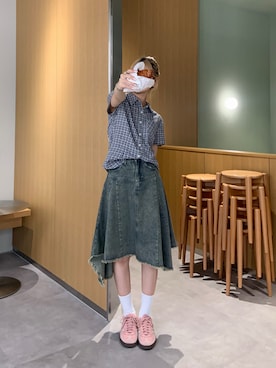 「アイテム（デニムスカート）」を使った、momoさん（レディース・154cm）の夏コーディネート