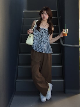 「アイテム（スニーカー、ベージュ系）」を使った、momoさん（レディース・156cm）の夏コーディネート