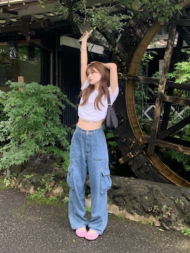 「muahmuah（ムーアムーア）のストリングシルケットロゴ半袖Tシャツ [2カラー]（Tシャツ/カットソー、ホワイト系）」を使った、momoさん（レディース・156cm）の夏コーディネート