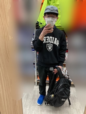 「アイテム（スマホグッズ、グレー系）」を使った、 ucさん（メンズ・159cm）の春コーディネート
