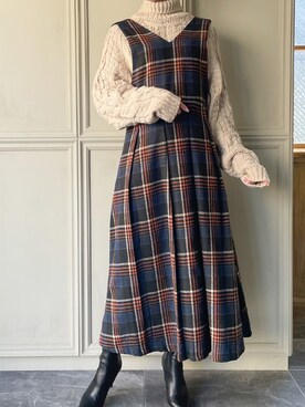 「JUNOAH（ジュノア）のアイテム（ジャンパースカート）」を使った、moi☺︎さん（レディース・154cm）の冬コーディネート