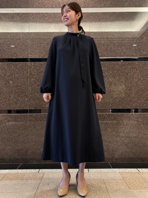 ブローチ付き ボウタイワンピース ブラック/ネイビー