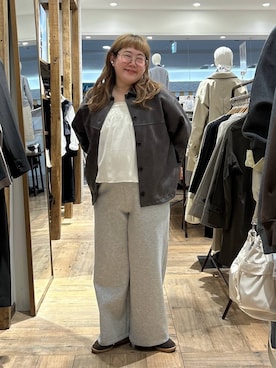 「GLOBAL WORK（グローバルワーク）のアイテム（パンツ）」を使った、たけちゃんさん（レディース・162cm）の春コーディネート