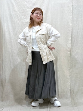 「アイテム（ミリタリージャケット、ホワイト系）」を使った、たけちゃんさん（レディース・162cm）の秋コーディネート