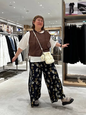 「GLOBAL WORK（グローバルワーク）のさらさらリラックスイージーパンツ/636563（その他パンツ、ブルー系）」を使った、たけちゃんさん（レディース・161cm）の春コーディネート