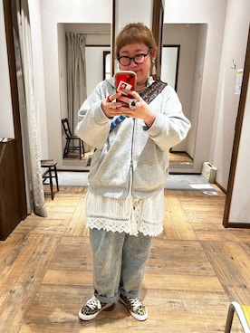 「studio CLIP（スタディオクリップ）のテーパード甘織りデニムパンツ[プチ・プラスサイズあり]《CLIP denim》（デニムパンツ、ブルー系）」を使った、たけちゃんさん（レディース・161cm）の春コーディネート