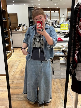 「studio CLIP（スタディオクリップ）のリメイク風甘織りデニムスカート[プチ・プラスサイズあり]《CLIP denim》（デニムスカート、ブルー系）」を使った、たけちゃんさん（レディース・161cm）の春コーディネート