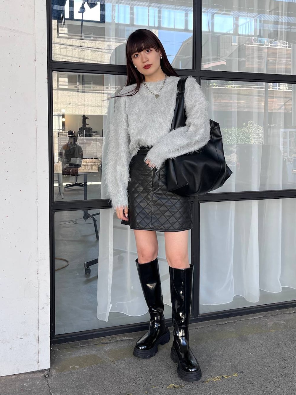 ラグソールバックジップロングブーツ/971015を使ったショップスタッフ