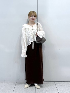 「LOWRYS FARM（ローリーズファーム）のストレッチサテンスカート　 290120（スカート、ブラウン系）」を使った、Chihiroさん（レディース・149cm）の春コーディネート
