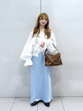 「LOWRYS FARM（ローリーズファーム）のストレッチサテンスカート　 290120（スカート、ブルー系）」を使った、Chihiroさん（レディース・149cm）の春コーディネート