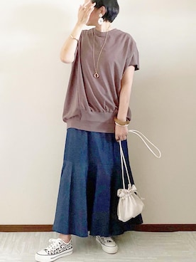 「アイテム（バングル/リストバンド、ブラウン系）」を使った、naoさん（レディース・156cm）の夏コーディネート