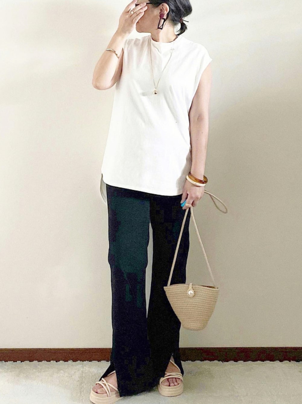 「夏コーデ、オトナカジュアル、おしゃれさんと繋がりたい」｜「PierrotのボックスシルエットTシャツ（Tシャツ/カットソー、ホワイト系）」を使った、naoさん（レディース・156cm）の夏コーディネートの1枚目の写真