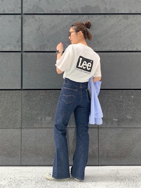 「バックプリント」｜「アイテム（デニムパンツ）」を使った、motomiさん（レディース・163cm）の春コーディネート