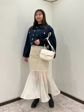 「スリット」｜「アイテム（デニムジャケット）」を使った、やまちろさん（レディース・160cm）の冬コーディネート