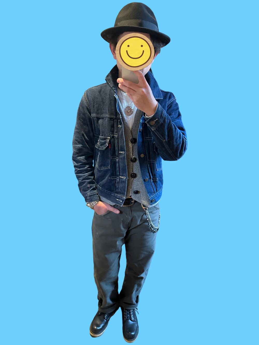「オトナカジュアル、アメカジ、アメカジコーデ、ハット、Levi's、リーバイス、デニム、デニムジャケット、ヘンリーネック、ベスト、オルテガ、カーキパンツ、ヴィンテージワークス、ファーストアローズ、RED WING」｜「Sense of GraceのTHE FELT HAT ウールフェルトハット 小さいサイズ S/大きいサイズ XL（ハット、ブラック系）」を使った、ワン🐶太郎 さん（メンズ・170cm）の春コーディネートの1枚目の写真