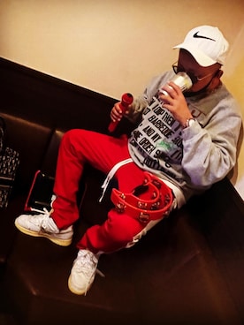 「アイテム（スウェットパンツ、レッド系）」を使った、Fumihiro Nakajimaさん（メンズ・171cm）の冬コーディネート